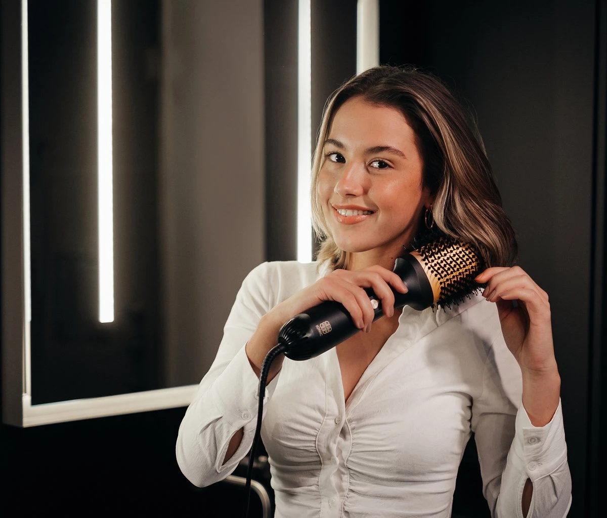 IONIC Beauty Volumax - Föhnborstel - Volume Borstel - 1000W - Zwart/Goud - Fris, Glanzend En Volumineus Haar In Enkele Minuten! - Afbeelding 7