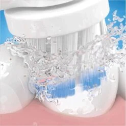 Oral B Oral-B Junior - Elektrische Tandenborstel - Wit 25 Oral B Oral-B Junior - Elektrische Tandenborstel - Wit -BaByliss Verkoopwinkel 1200x1199 24