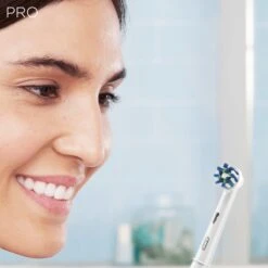 Oral B Pro 700 CrossAction - Elektrische Tandenborstel -BaByliss Verkoopwinkel 1200x1200 1127