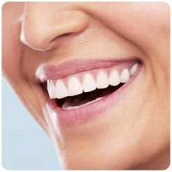 Oral B Oral-B Vitality 100 CrossAction Zwart - Elektrische Tandenborstel -BaByliss Verkoopwinkel 1200x1200 1255
