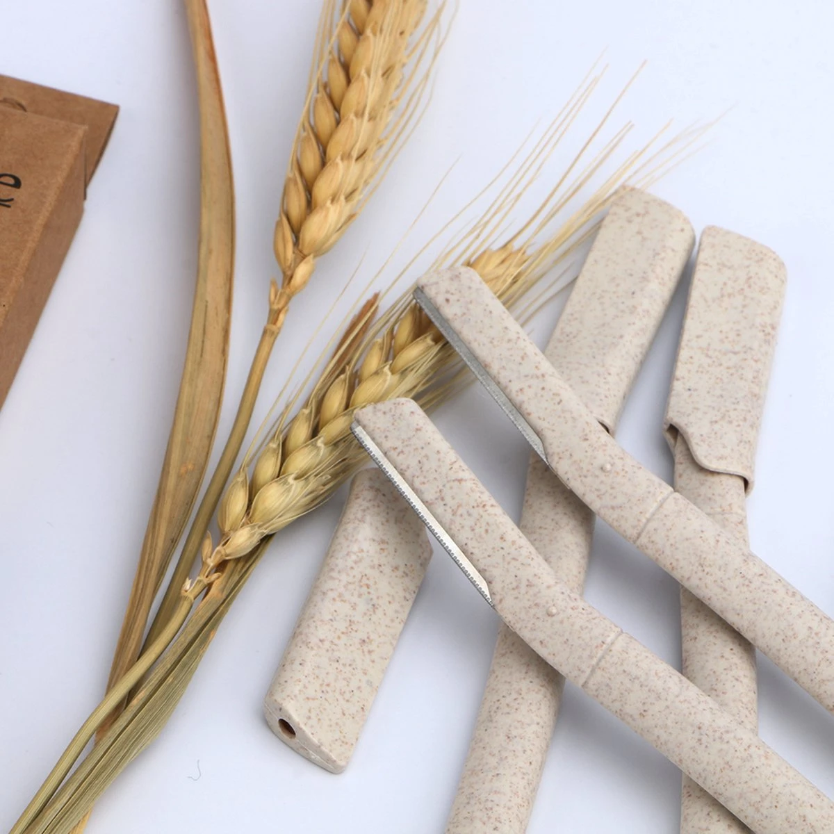 INTER-ESQUE Wenkbrauw Mesje - Eyebrow Razor - Dermaplaning - Scheermesjes Gezicht - Wenkbrauw Scheermesje Van Tarwestro - 6 Stuks - Groot - Afbeelding 4