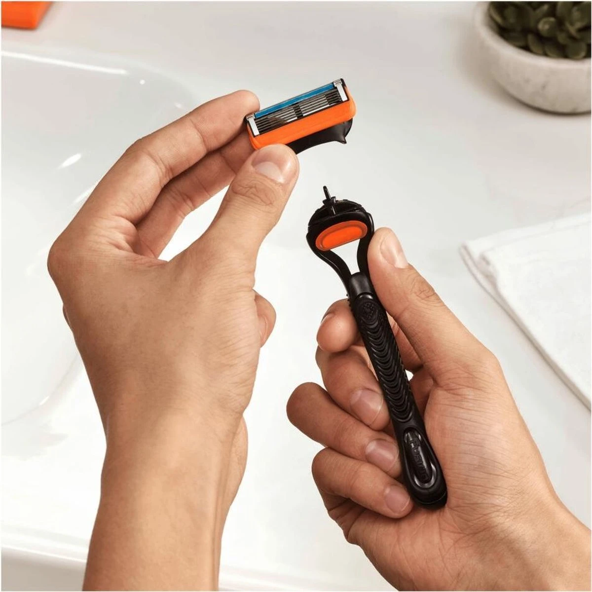 GilletteĀ® Gillette Fusion5 - Scheermesjes/Navulmesjes - 4 Stuks - Afbeelding 4