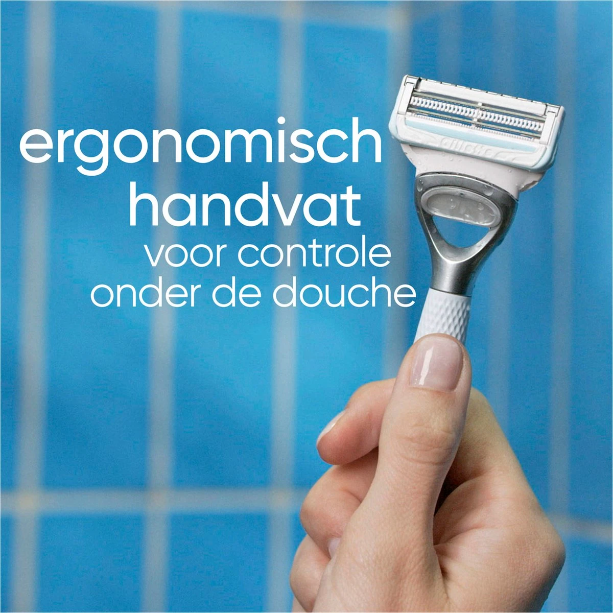 Giftpack Venus Satin Care - Scheersysteem + 2 Navulmesjes + 2-in-1 Reiniger + Scheergel 190ml + Exfoliant 177ml + Verzachtend Serum 50ml - Afbeelding 3