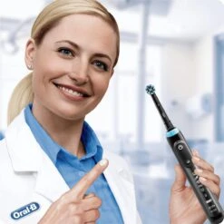Oral B Oral-B CrossAction Zwart Opzetborstels - 4 Stuks 23 Oral B Oral-B CrossAction Zwart Opzetborstels - 4 Stuks -BaByliss Verkoopwinkel 1200x1200 221