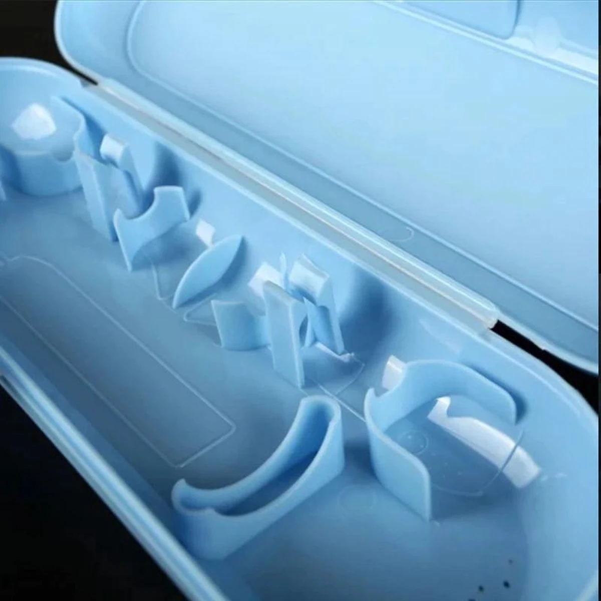 Reisetui Geschikt Voor Oral-B Pro/Vitality/Smartseries Stages Kids - Beschermhoes Travel Case - Geschikt Voor Elektrische Tandenborstel & 2 Opzetborstels - Lichtblauw 5 Reisetui Geschikt Voor Oral-B Pro/Vitality/Smartseries Stages Kids - Beschermhoes Travel Case - Geschikt Voor Elektrische Tandenborstel & 2 Opzetborstels - Lichtblauw - Afbeelding 3