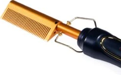 Zenergy Styling Comb VX11 Zwart - Elektrische Haarkam - Stijlborstel - Stijltang - Mannen & Vrouwen - Kam – Stijlkam – Elektrische Kam – Hot Comb – Baardstijler – Baardkam – Elektrische Haarborstel – Magic Brush – Moederdagtip - Valentijnsdag 9 Zenergy Styling Comb VX11 Zwart - Elektrische Haarkam - Stijlborstel - Stijltang - Mannen & Vrouwen - Kam – Stijlkam – Elektrische Kam – Hot Comb – Baardstijler – Baardkam – Elektrische Haarborstel – Magic Brush – Moederdagtip - Valentijnsdag -BaByliss Verkoopwinkel 1200x747 3